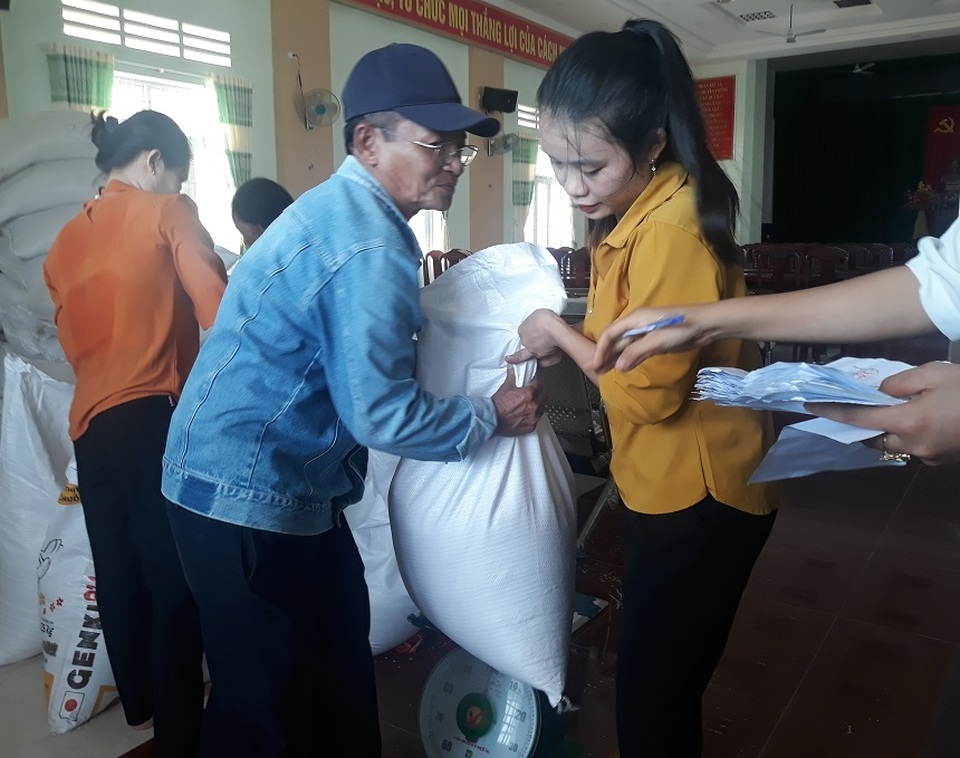 Kiến nghị hỗ trợ 1.000 tấn gạo để cứu đói cho 65.000 người dân - 2 Kiến nghị hỗ trợ 1.000 tấn gạo để cứu đói cho 65.000 người dân - 2