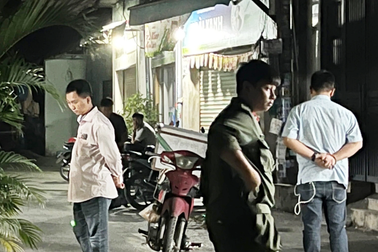 Nghi bị tạt axit, người phụ nữ bán thịt heo tử vong