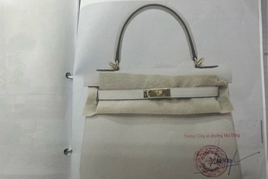 Nam tiếp viên hàng không trộm túi Hermes hơn 600 triệu đồng của người tình