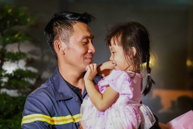 Vợ chiến sĩ cứu nạn ở Thổ Nhĩ Kỳ: "Ngày anh đi, chiếc áo ấm chưa kịp đem"