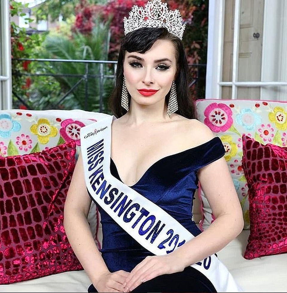 Chia sẻ của người đẹp bị loại khỏi cuộc thi Hoa hậu vì ảnh ngực trần - 1 Chia sẻ của người đẹp bị loại khỏi cuộc thi Hoa hậu vì ảnh ngực trần - 1