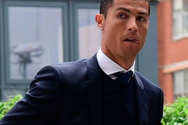 Vì World Cup, C.Ronaldo xuống nước nộp phạt 14 triệu euro