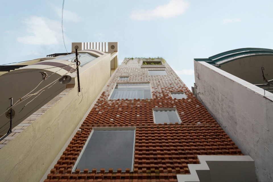 Nhà có mặt tiền đặc rỗng lạ lùng khiến ai đi qua cũng tò mò ở Bình Dương - 3