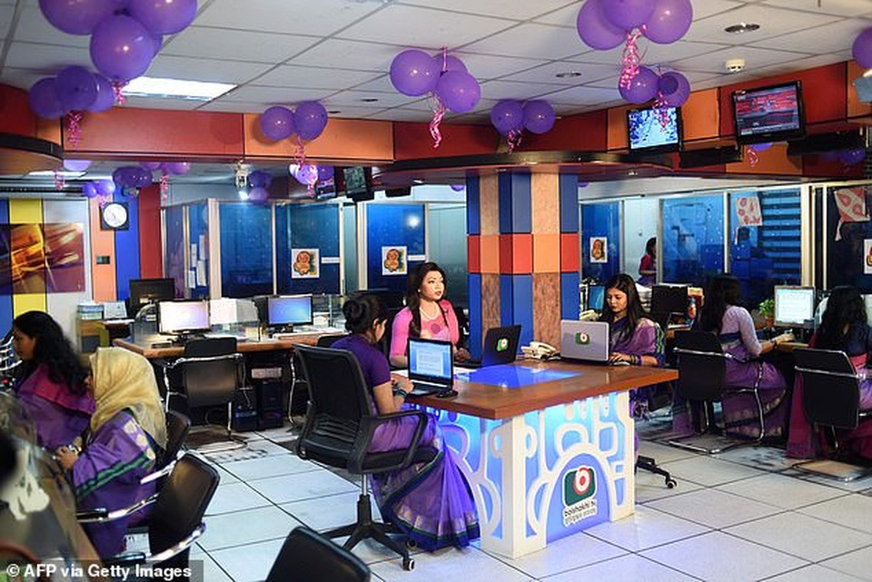 MC chuyển giới đầu tiên xuất hiện trên bản tin truyền hình của Bangladesh - 3 MC chuyển giới đầu tiên xuất hiện trên bản tin truyền hình của Bangladesh - 3