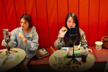 Giới trẻ ở quốc gia tỷ dân bỗng đổ xô... ăn chay