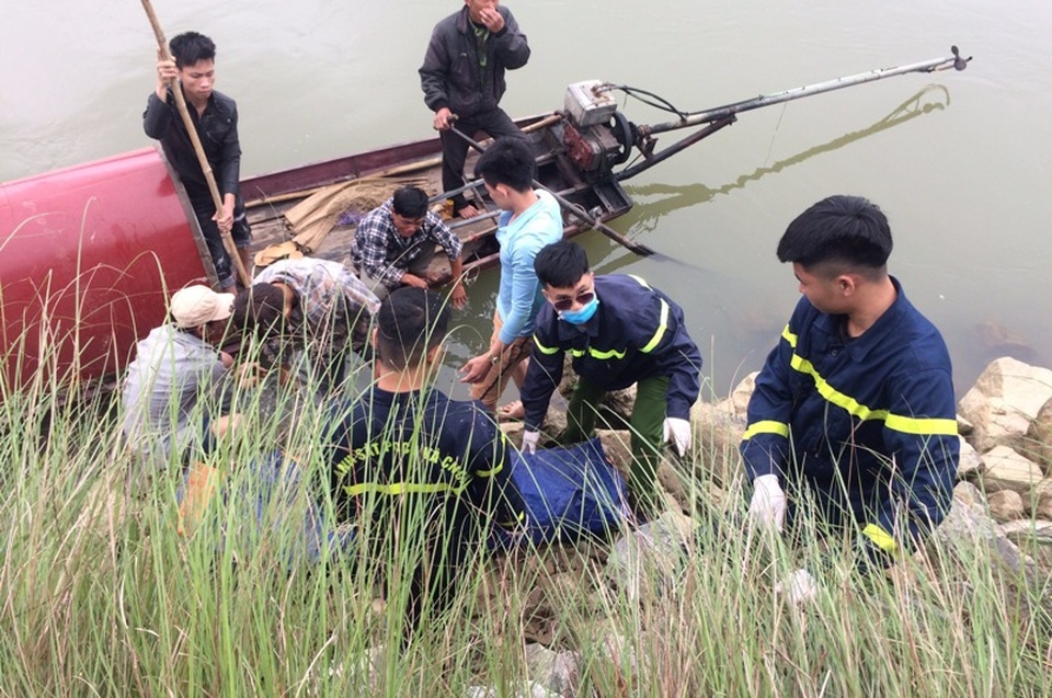 2 vợ chồng đuối nước trên sông Mã: Tìm thấy thi thể người chồng - 1
