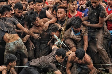 Ý kiến trái chiều xoay quanh việc dừng cướp phết Hiền Quan