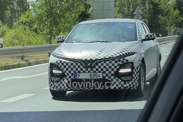 VinFast VF 6 chạy thử tại châu Âu, có chi tiết khác xe tại Việt Nam