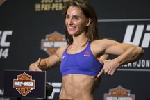 Ông trùm UFC bất ngờ "đuổi" nữ võ sĩ xinh đẹp