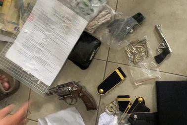 Bảo vệ Bệnh viện quận 9 tàng trữ nhiều súng đạn