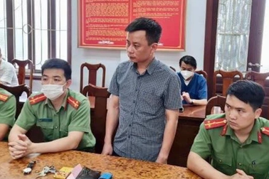 Cán bộ TP Hà Giang nhận 200 triệu đồng tiền "bôi trơn" bị bắt