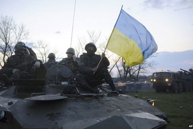 Ukraine mở chiến dịch quân sự, điều xe tăng tới miền đông