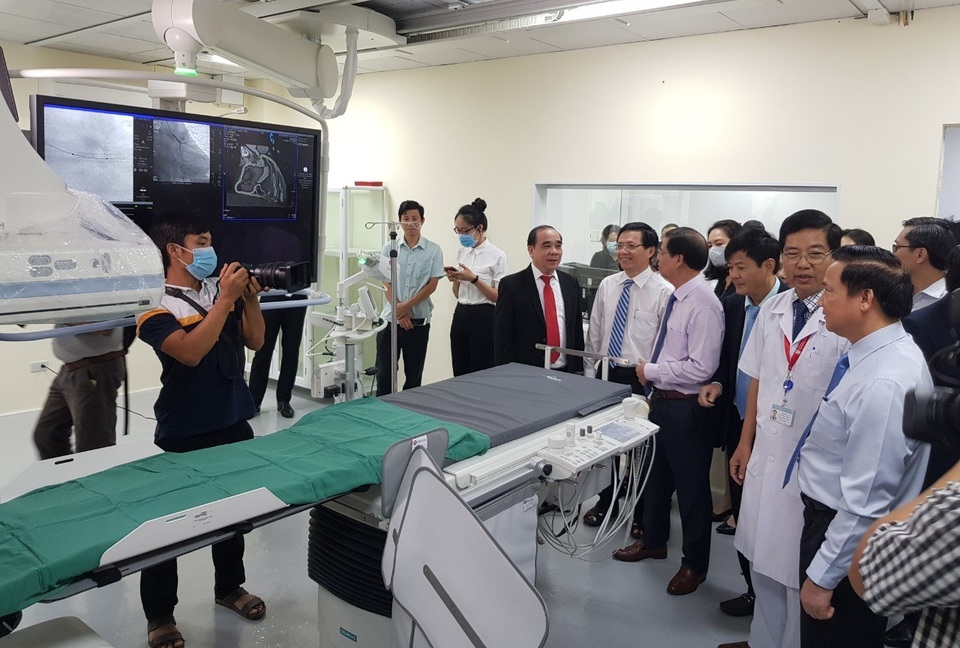 Bệnh viện Đa khoa Khánh Hòa trang bị máy chụp mạch máu DSA gần 29 tỷ đồng - 1 Bệnh viện Đa khoa Khánh Hòa trang bị máy chụp mạch máu DSA gần 29 tỷ đồng - 1