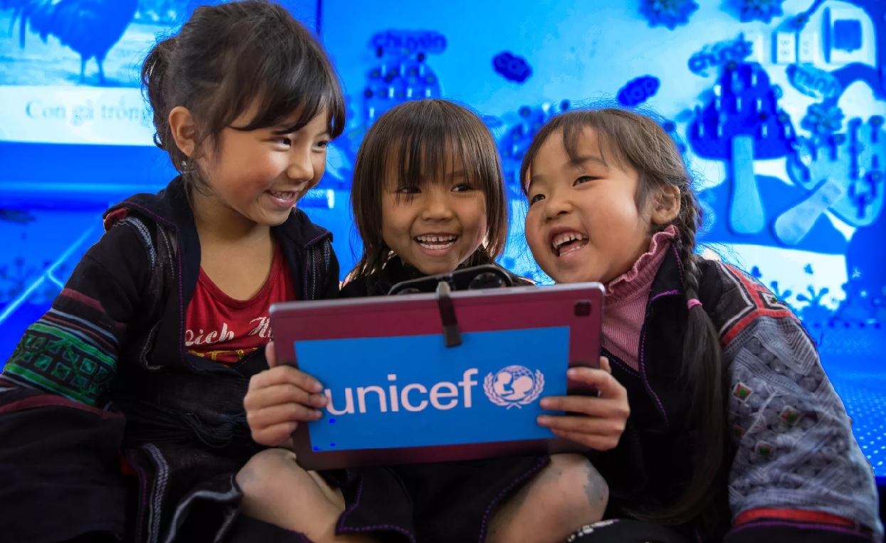 UNICEF ho tro Tre em dan toc thieu so.jpg