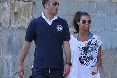 Gia đình Ryan Giggs vẫn căng thẳng dù được vợ tha thứ