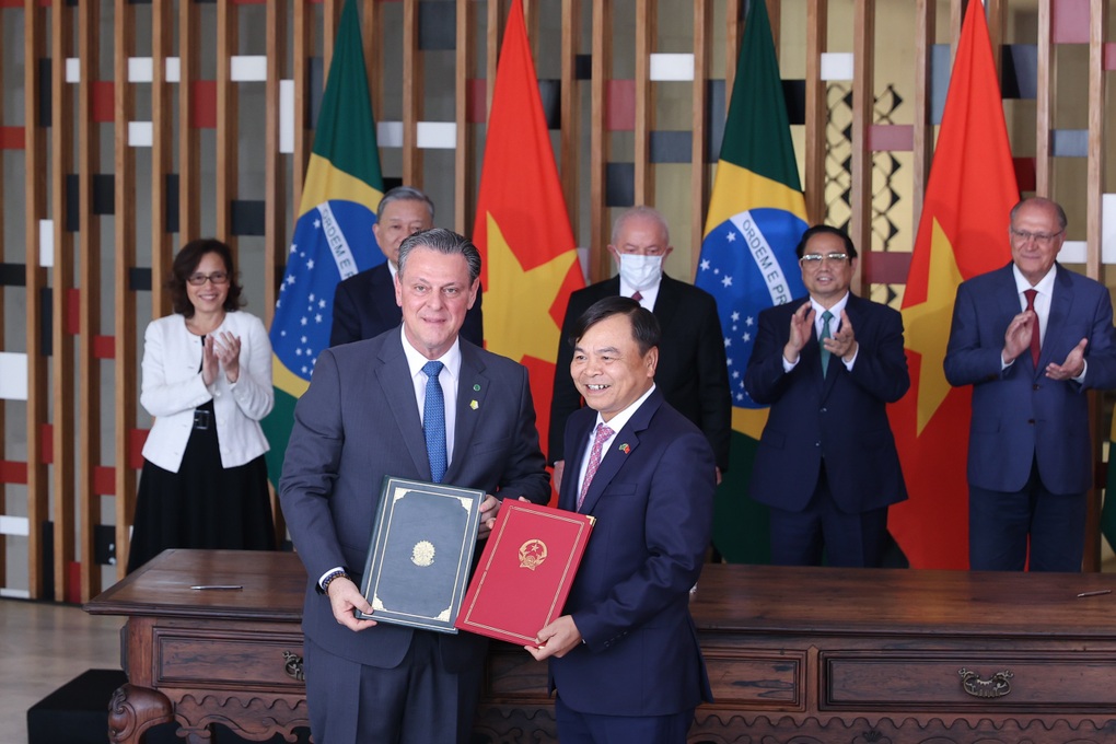 Việt Nam - Brazil thúc đẩy hợp tác về thể thao, bóng đá - 3 Việt Nam - Brazil thúc đẩy hợp tác về thể thao, bóng đá - 3