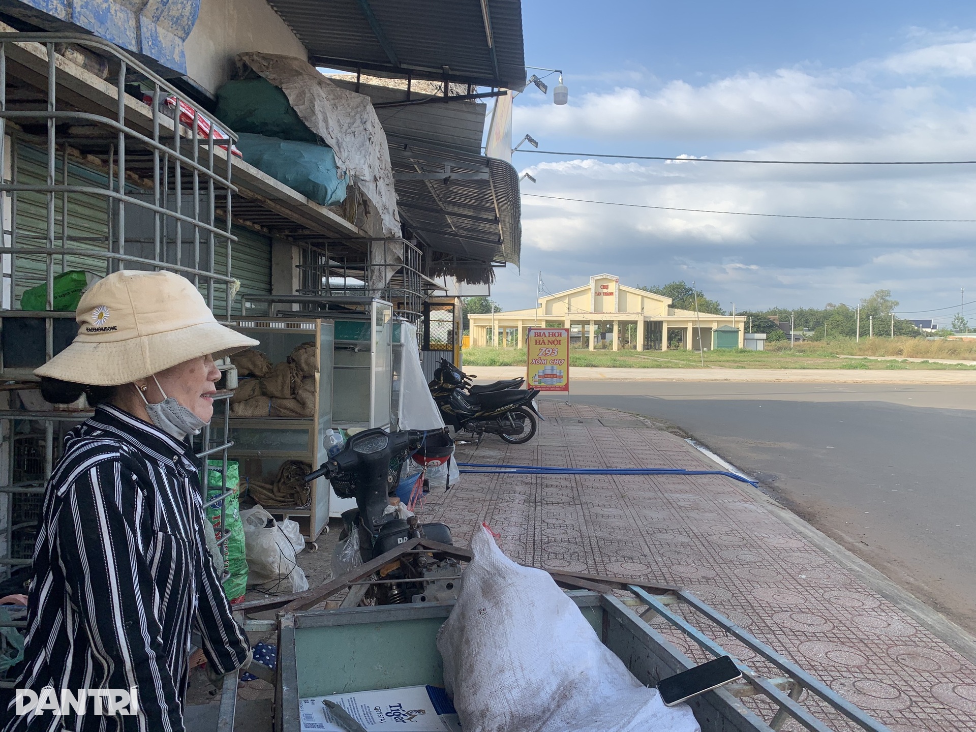 Chợ tiền tỷ bỏ hoang sau hơn 1 năm khánh thành - 7 Chợ tiền tỷ bỏ hoang sau hơn 1 năm khánh thành - 7