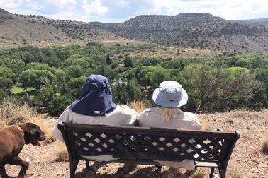 Nghị sĩ McCain leo núi cùng con sau phẫu thuật ung thư