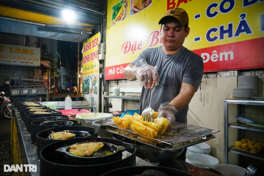 Công nhân may thành bà chủ tiệm bánh xèo, mua nhà bạc tỷ