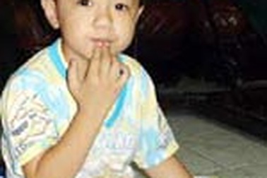 Ba tuổi đã biết đọc báo