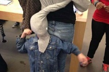 Những khoảnh khắc "khó đỡ" khi trẻ ở bên