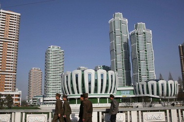 Vì sao Triều Tiên không ganh đua với láng giềng?