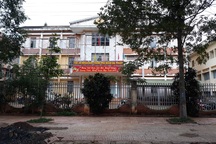 Nữ thư ký tòa án bị tố tát người ngay tại tòa