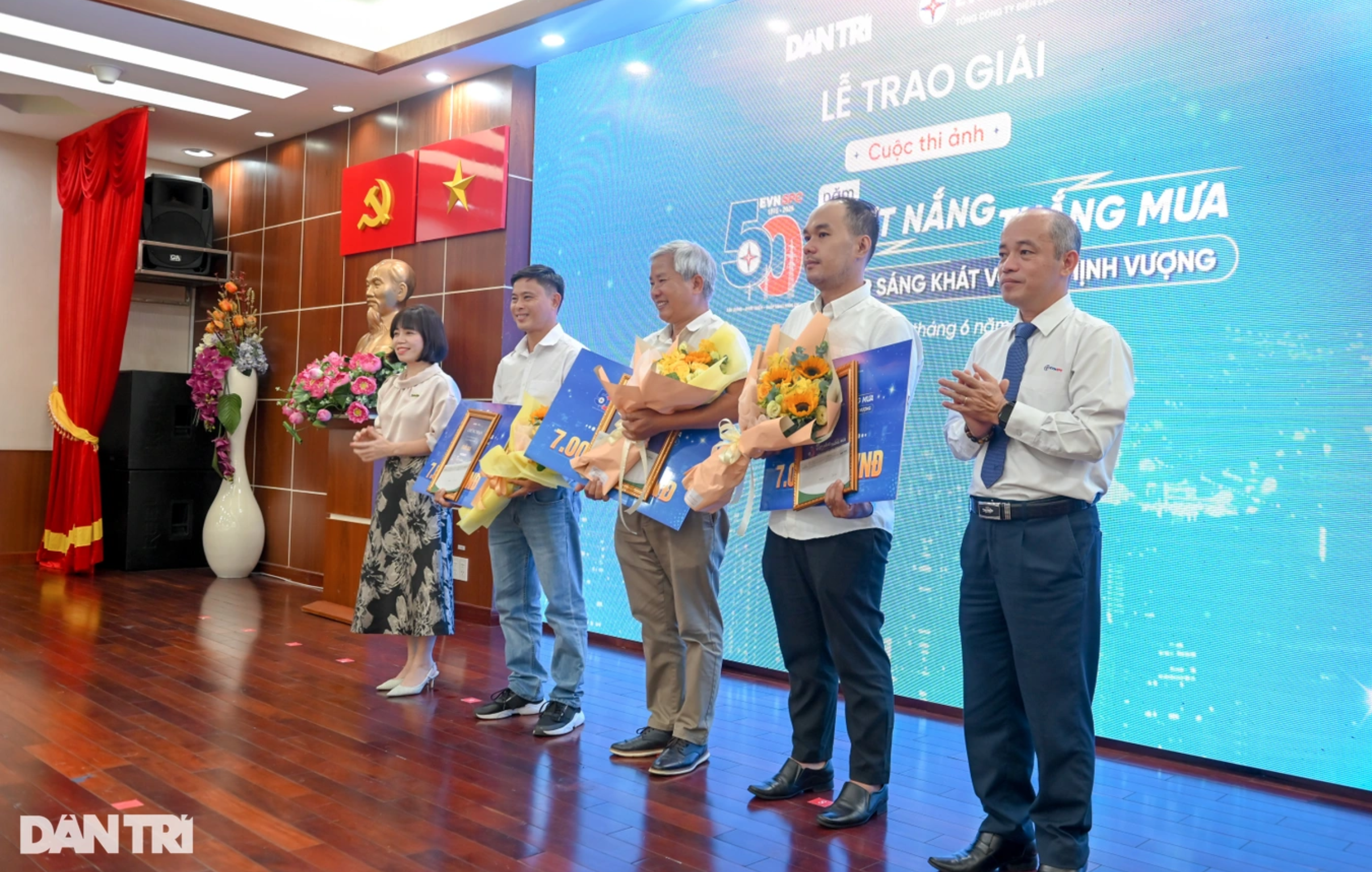 Làm báo với thông điệp mạnh mẽ về Nhân ái, Nhân bản và Nhân văn - 14