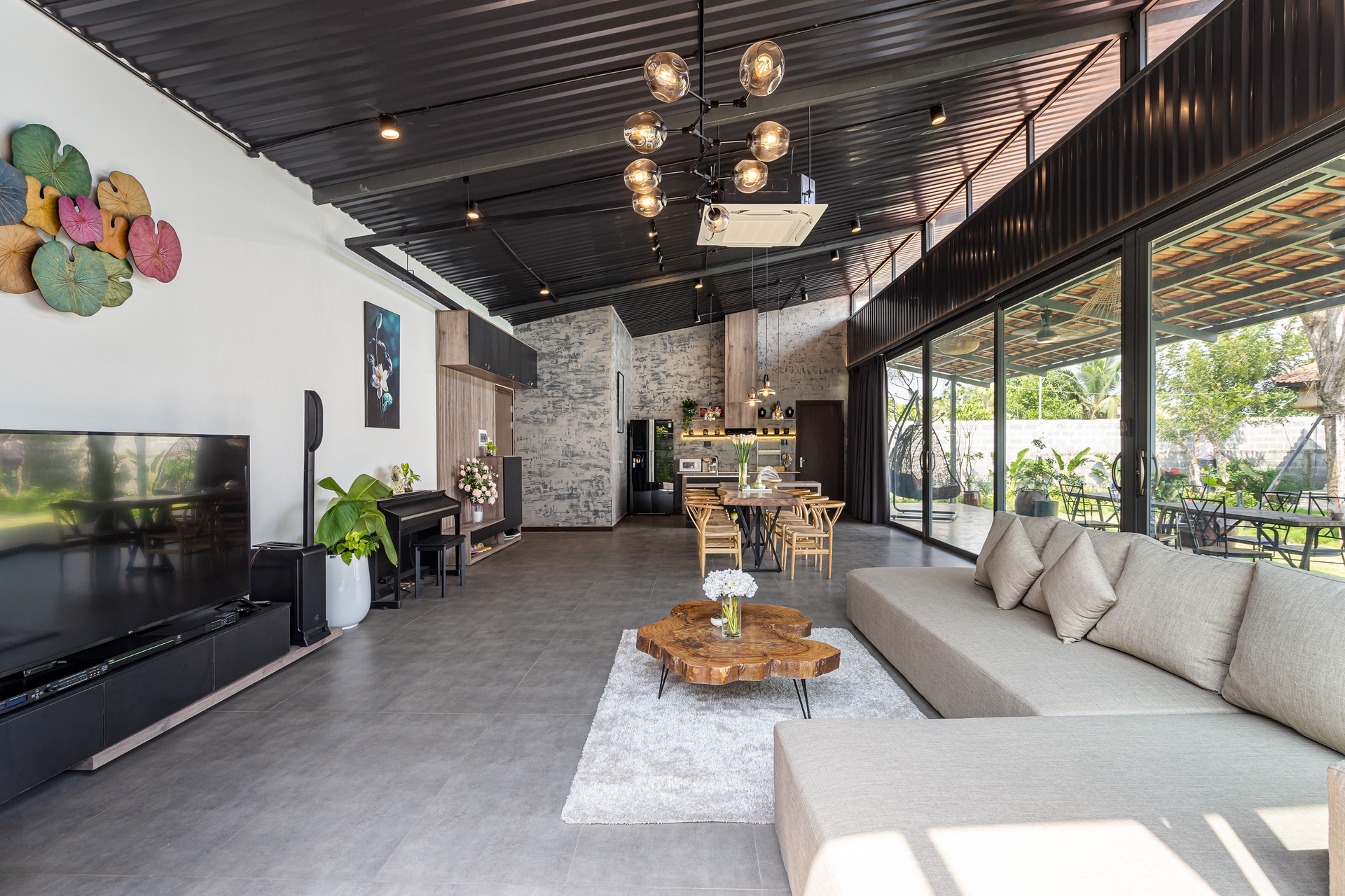 Xây nhà vườn có bể bơi né dịch, chàng trai tự thiết kế rẻ và đẹp lung linh - 8 Xây nhà vườn có bể bơi né dịch, chàng trai tự thiết kế rẻ và đẹp lung linh - 8