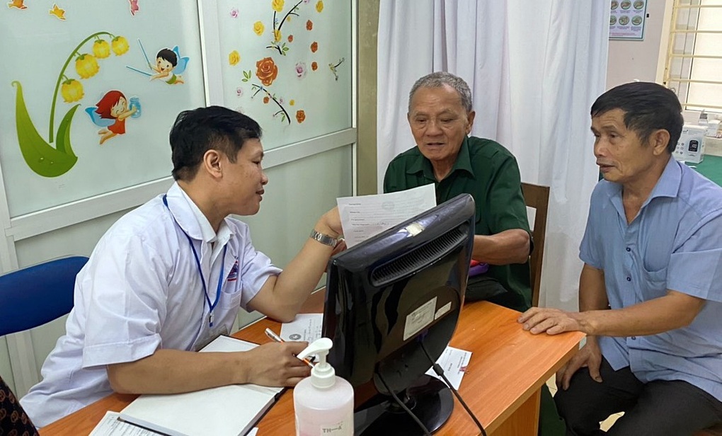 Từng bước mở rộng phạm vi quyền lợi cho người tham gia BHYT - 2 Từng bước mở rộng phạm vi quyền lợi cho người tham gia BHYT - 2