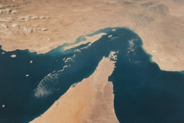 Mỹ cảnh báo Iran: Đóng cửa eo biển Hormuz là tự sát về kinh tế