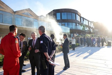 Bữa tiệc bên bãi biển gây tranh cãi của lãnh đạo G7