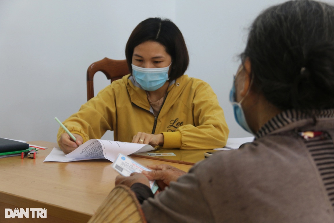 Đắk Nông tăng tốc chi trả hỗ trợ cho người lao động - 3 Đắk Nông tăng tốc chi trả hỗ trợ cho người lao động - 3