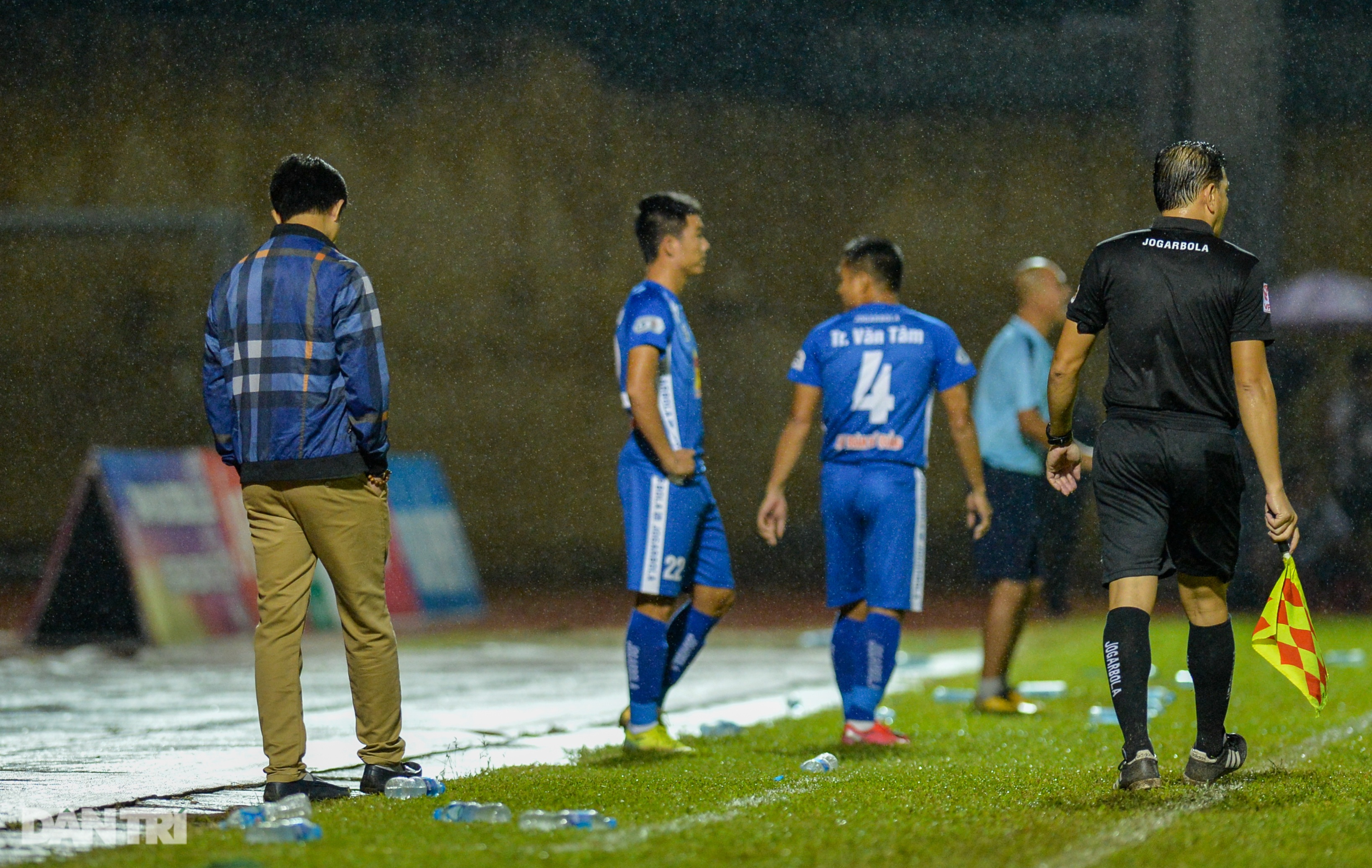 Thanh Hoá 2-1 Quảng Nam: Ngày về không trọn vẹn của HLV Nguyễn Thành Công - 19 Thanh Hoá 2-1 Quảng Nam: Ngày về không trọn vẹn của HLV Nguyễn Thành Công - 19