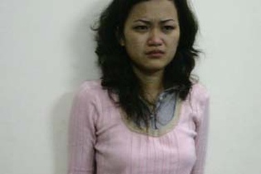 Nữ sinh viên cứa cổ nhân tình trong xe Lexus