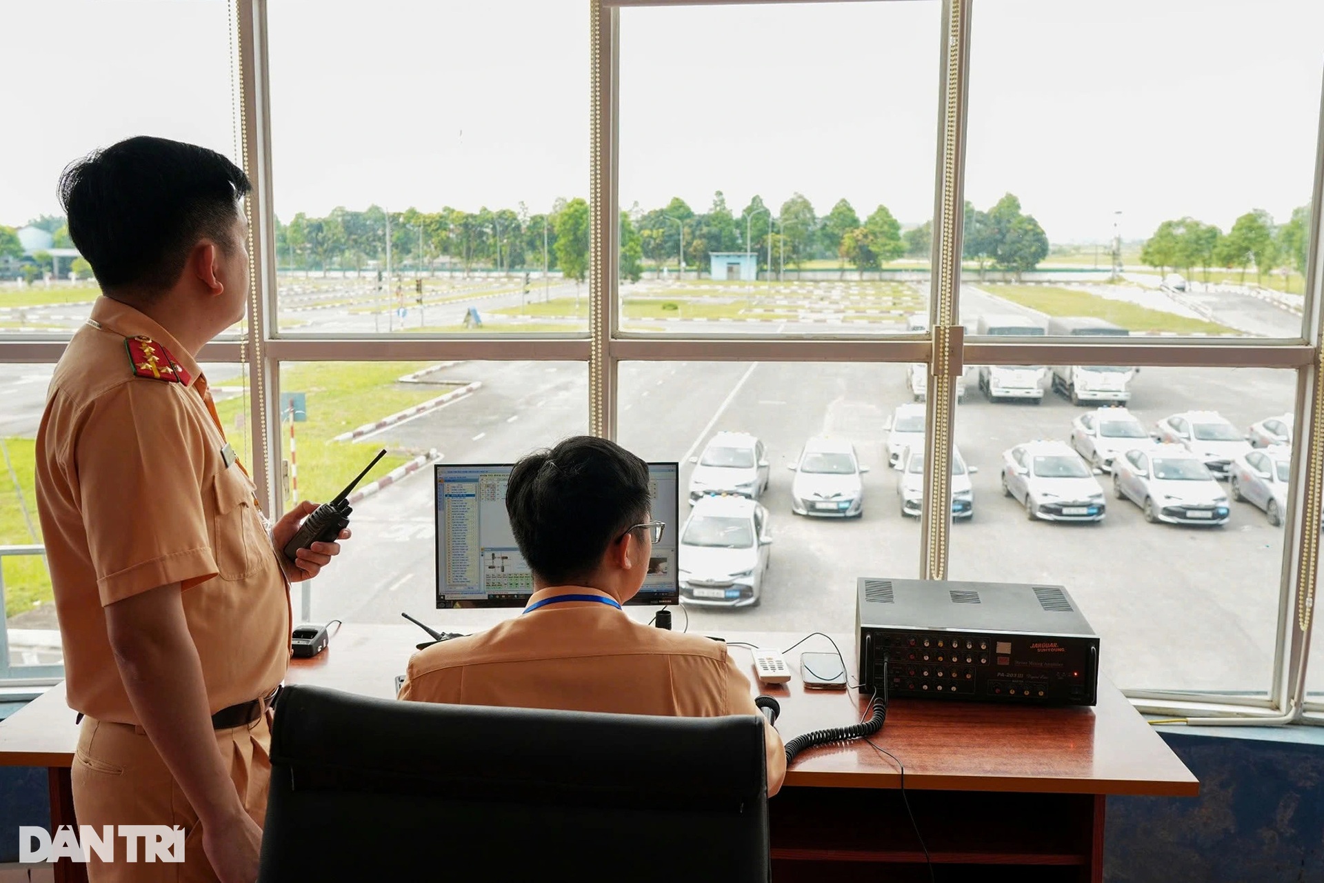 Trải nghiệm buổi sát hạch lái xe đầu tiên do Công an Nghệ An tổ chức - 6