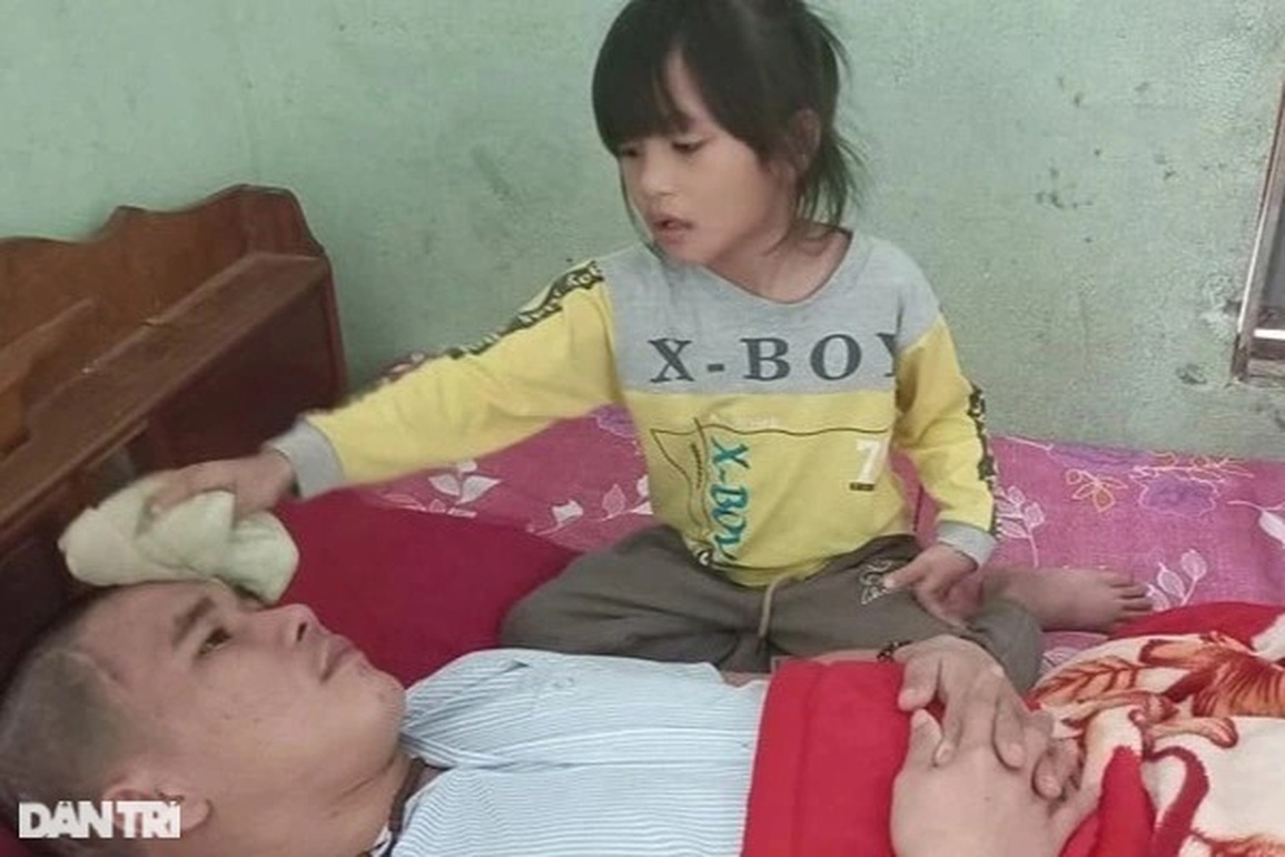 Nhờ bạn đọc Báo Dân trí, con tôi có tiền vào viện điều trị tiếp rồi - 2 Nhờ bạn đọc Báo Dân trí, con tôi có tiền vào viện điều trị tiếp rồi - 2