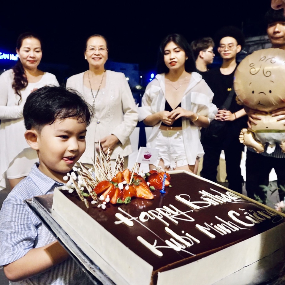 Nổi tiếng là thế nhưng vợ chồng Khánh Thi không ép con phải giỏi - 8 Nổi tiếng là thế nhưng vợ chồng Khánh Thi không ép con phải giỏi - 8