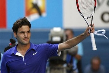 Federer thoát hiểm, Jankovic chào từ biệt Melbourne