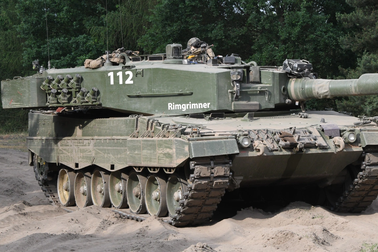 6 xe tăng Leopard trên đường đến Ukraine