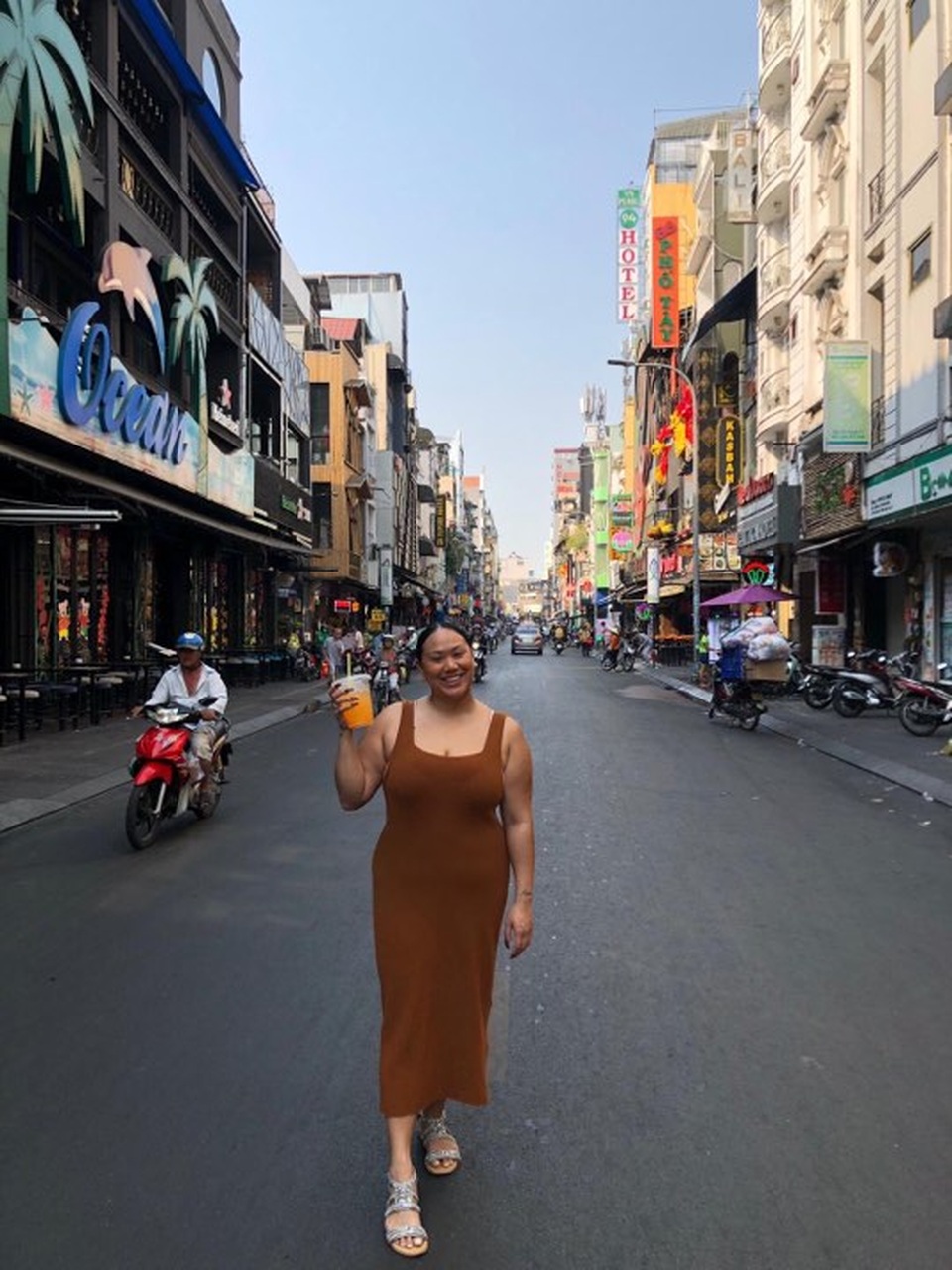 Nàng tự tin Brittanya Karma tái xuất, đứng chung sân khấu với nghệ sĩ đình đám giới underground - 2