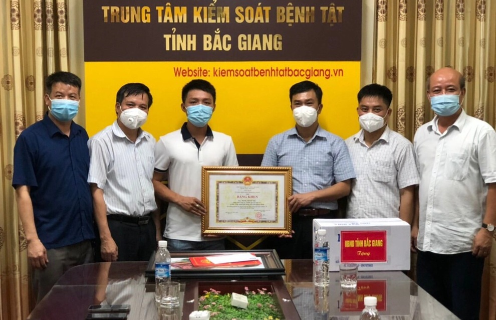 Tài xế xe cấp cứu 2 lần tình nguyện lao vào tâm dịch - 7 Tài xế xe cấp cứu 2 lần tình nguyện lao vào tâm dịch - 7