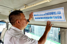 Quảng Nam tuyên truyền về BHXH, BHYT trên 112 xe buýt