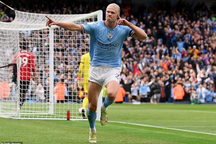 Erling Haaland lại lập kỷ lục khó tin sau cú hat-trick vào lưới Man Utd
