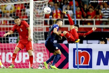 Báo Philippines “tâm phục khẩu phục”, ca ngợi thủ thành Văn Lâm