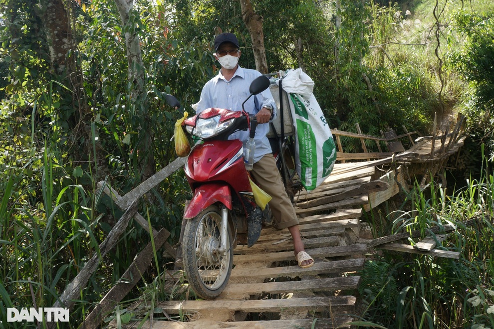 Bản nghèo nơi biên cương mong bạn đọc Dân trí giúp xây cầu vượt suối dữ - 6 Bản nghèo nơi biên cương mong bạn đọc Dân trí giúp xây cầu vượt suối dữ - 6