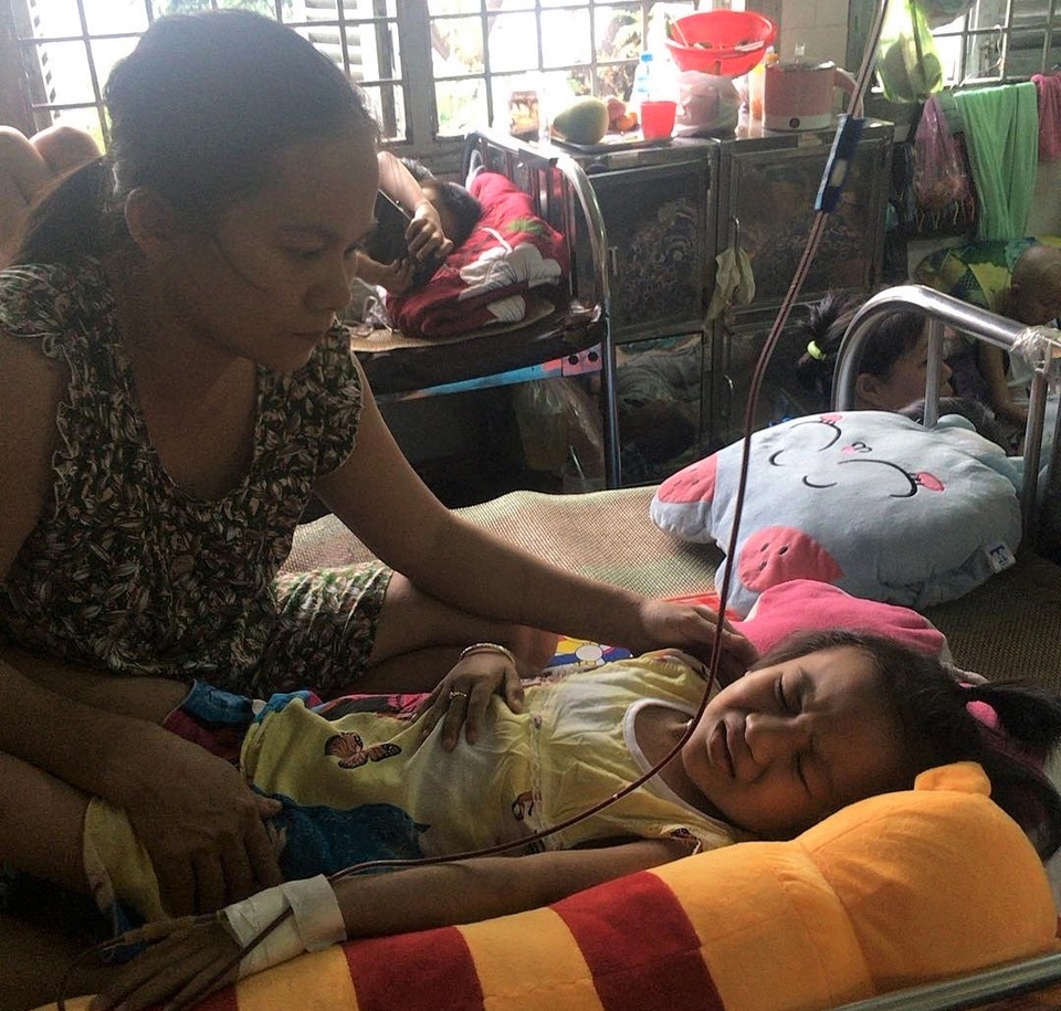 Xót thương gia đình khốn cùng vì 2 đứa con bệnh tật - 8 Xót thương gia đình khốn cùng vì 2 đứa con bệnh tật - 8