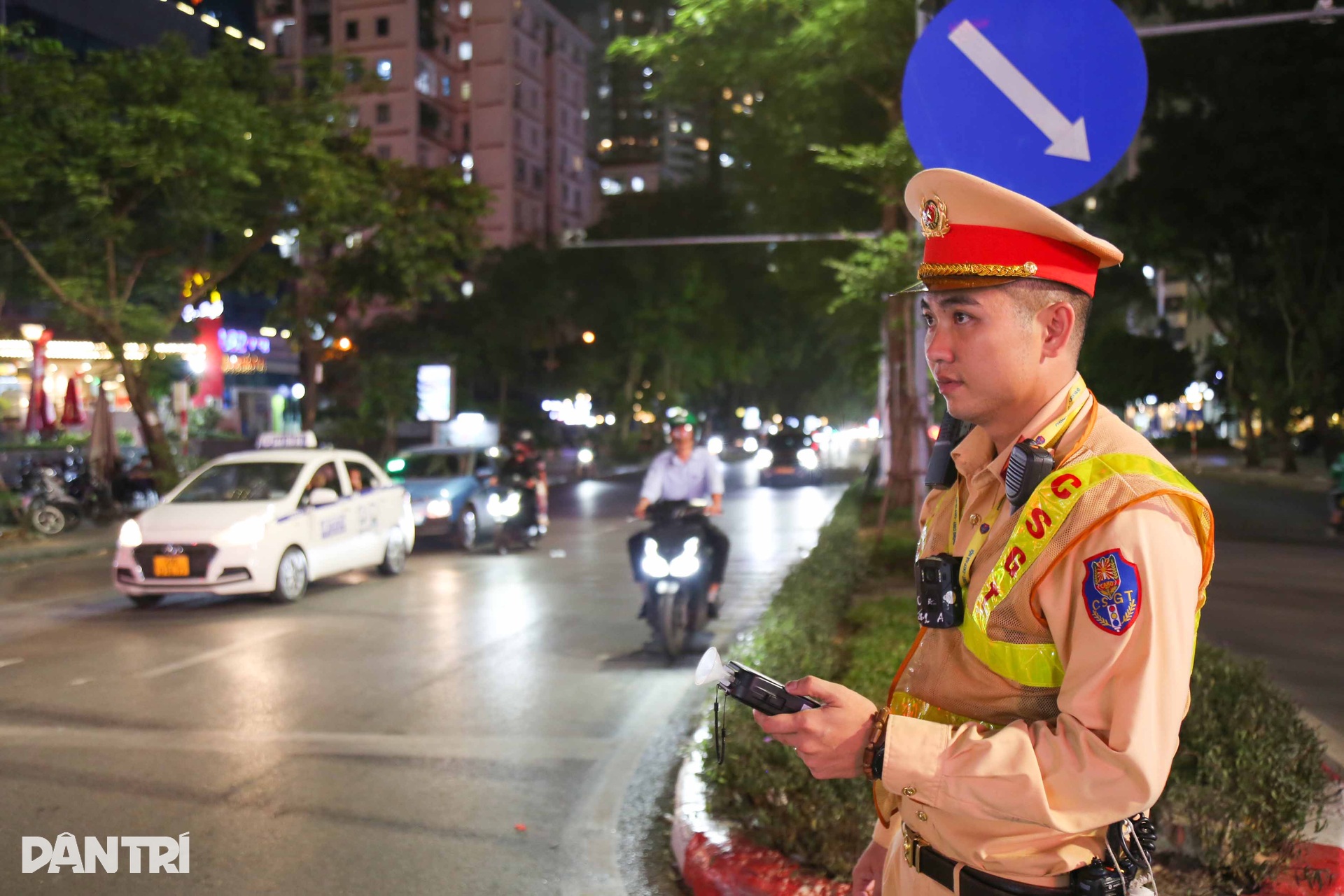 Tài xế ô tô Mercedes dính cồn kịch khung vẫn lái xe chở bạn - 1 Tài xế ô tô Mercedes dính cồn kịch khung vẫn lái xe chở bạn - 1