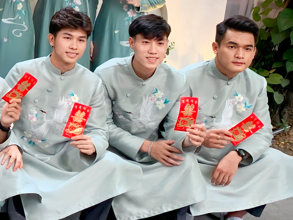 Dàn trai đẹp bê tráp tại đám cưới Đoàn Văn Hậu - Doãn Hải My là ai? - 9