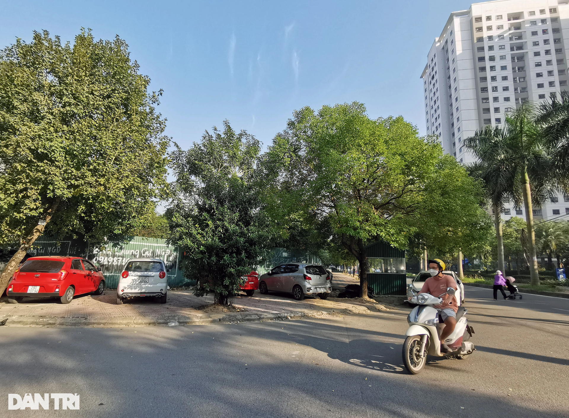 Cận cảnh đất xây trường học bỏ hoang tại nhiều khu đô thị đông dân ở Hà Nội - 7 Cận cảnh đất xây trường học bỏ hoang tại nhiều khu đô thị đông dân ở Hà Nội - 7